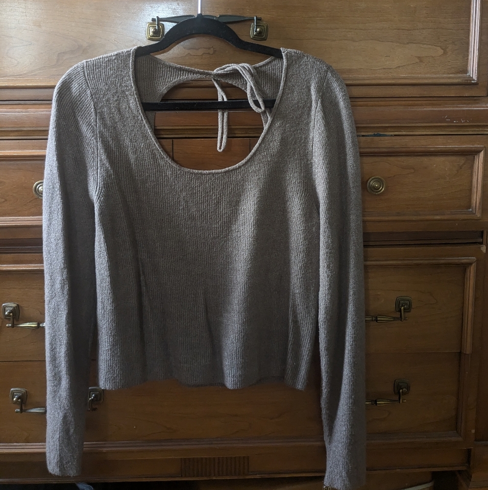 ANTHRO 🌻 Keyhole Tie Back Sweater